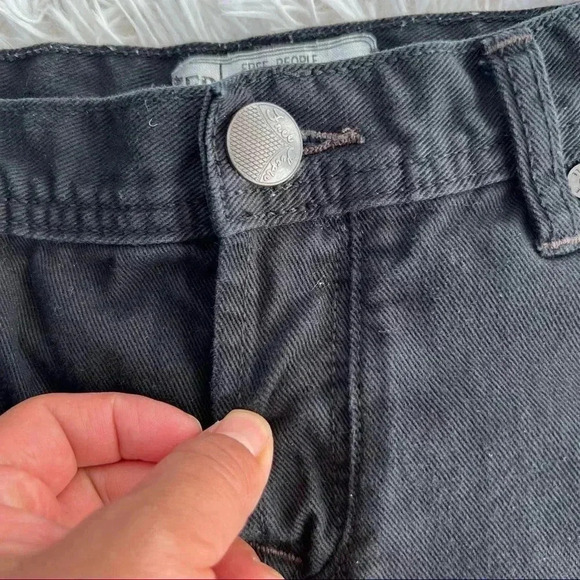 Free People Womens Shorts Black True Distressed Denim Size 25 - Picture 4 of 10